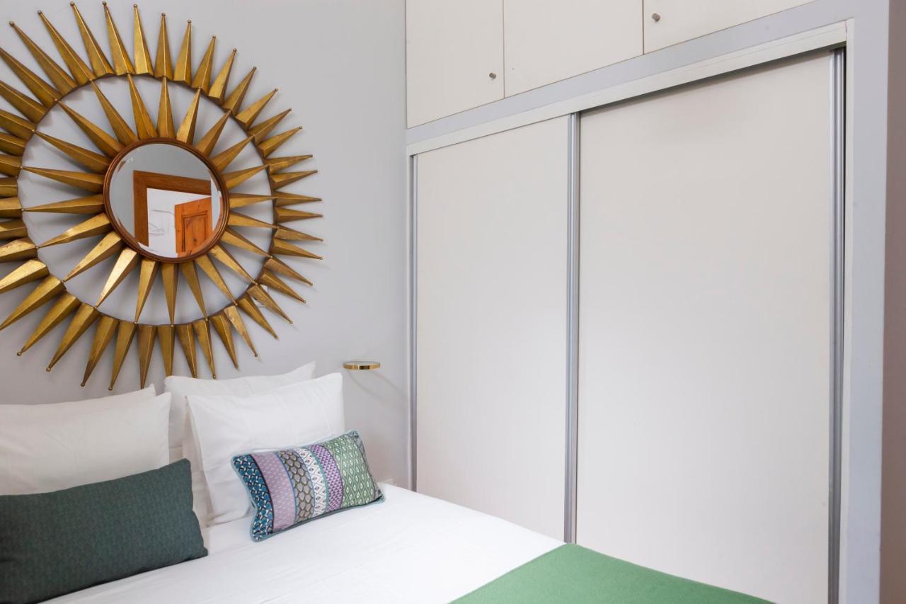 Apartamento Alfama Terrace With Authentic Xviii Tiles And Historic Notes 3 Bedrooms & 2 Bathrooms Ac Lisboa