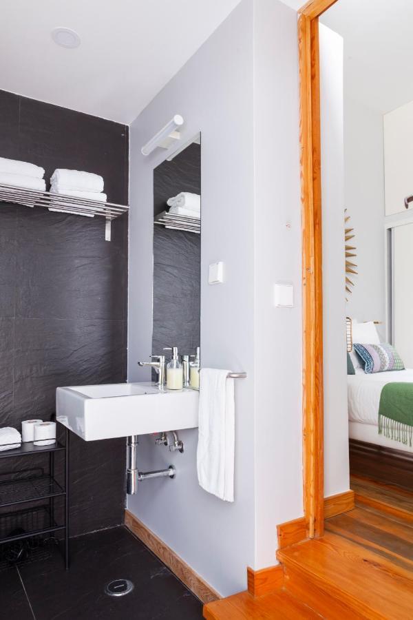 Alfama Terrace With Authentic Xviii Tiles And Historic Notes 3 Bedrooms & 2 Bathrooms Ac Apartamento