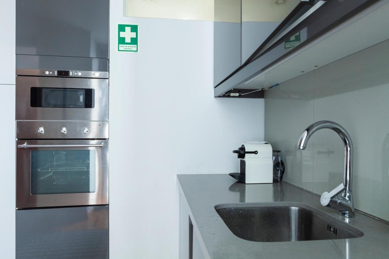 Apartamento Alfama Terrace With Authentic Xviii Tiles And Historic Notes 3 Bedrooms & 2 Bathrooms Ac